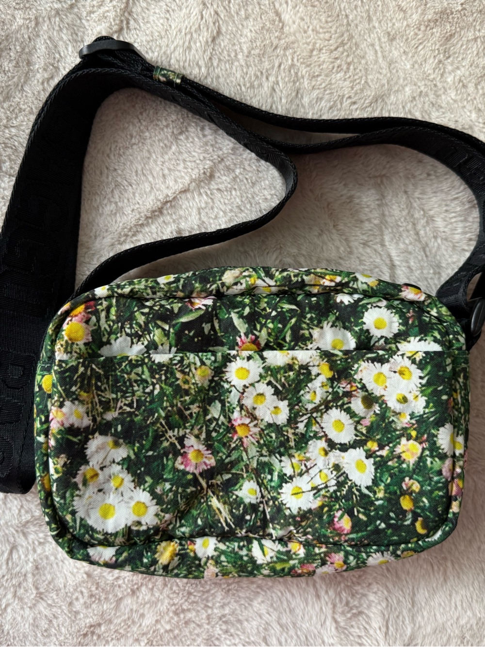 BAGGU Camera Crossbody Daisy